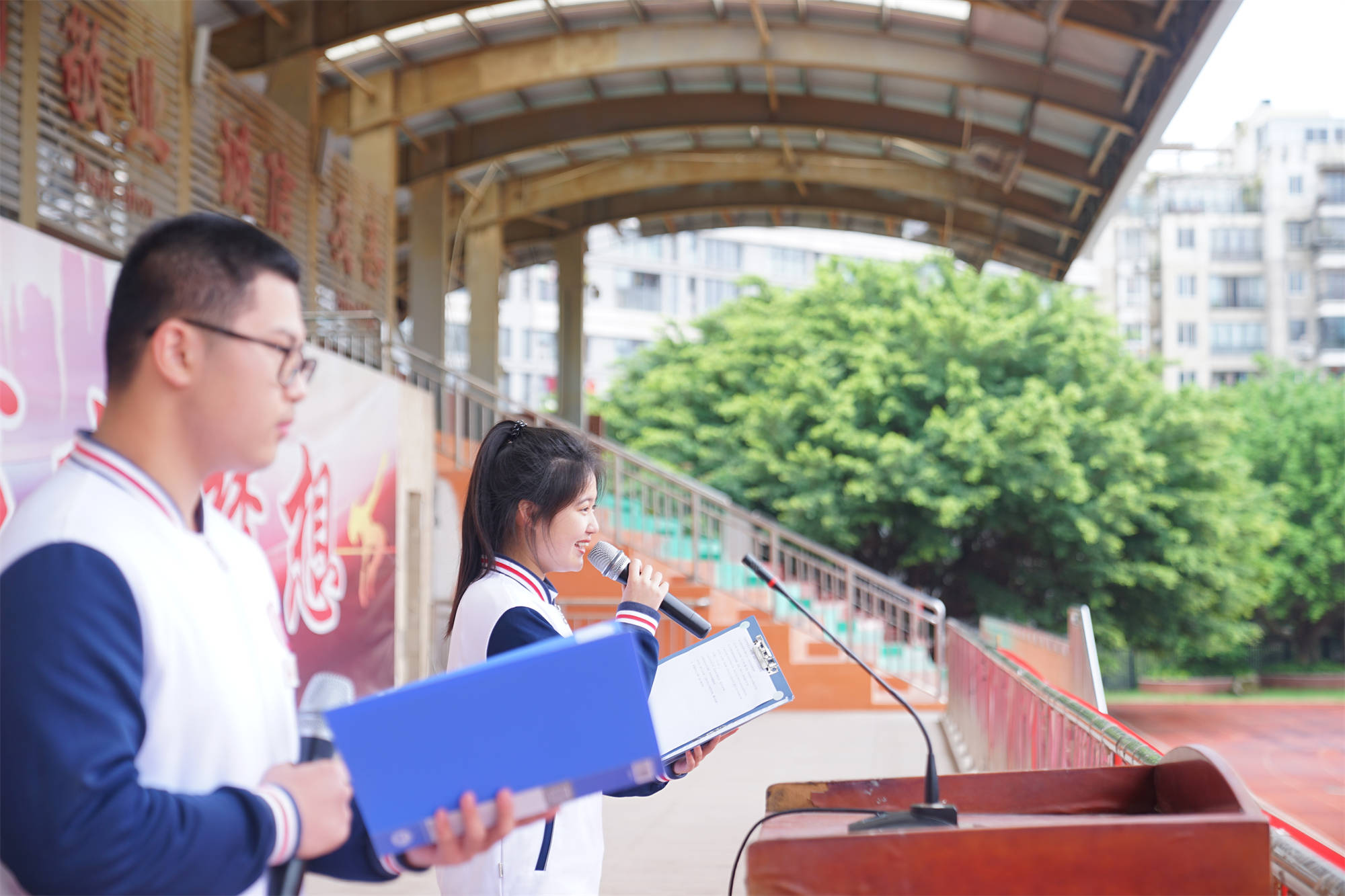 学生朗诵1.jpg