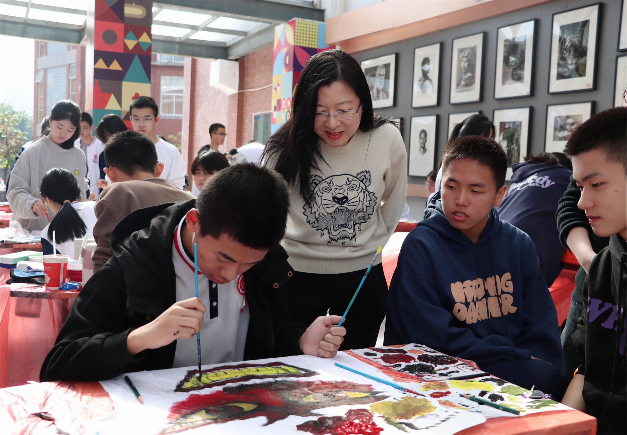 书记.jpg 书记.jpg