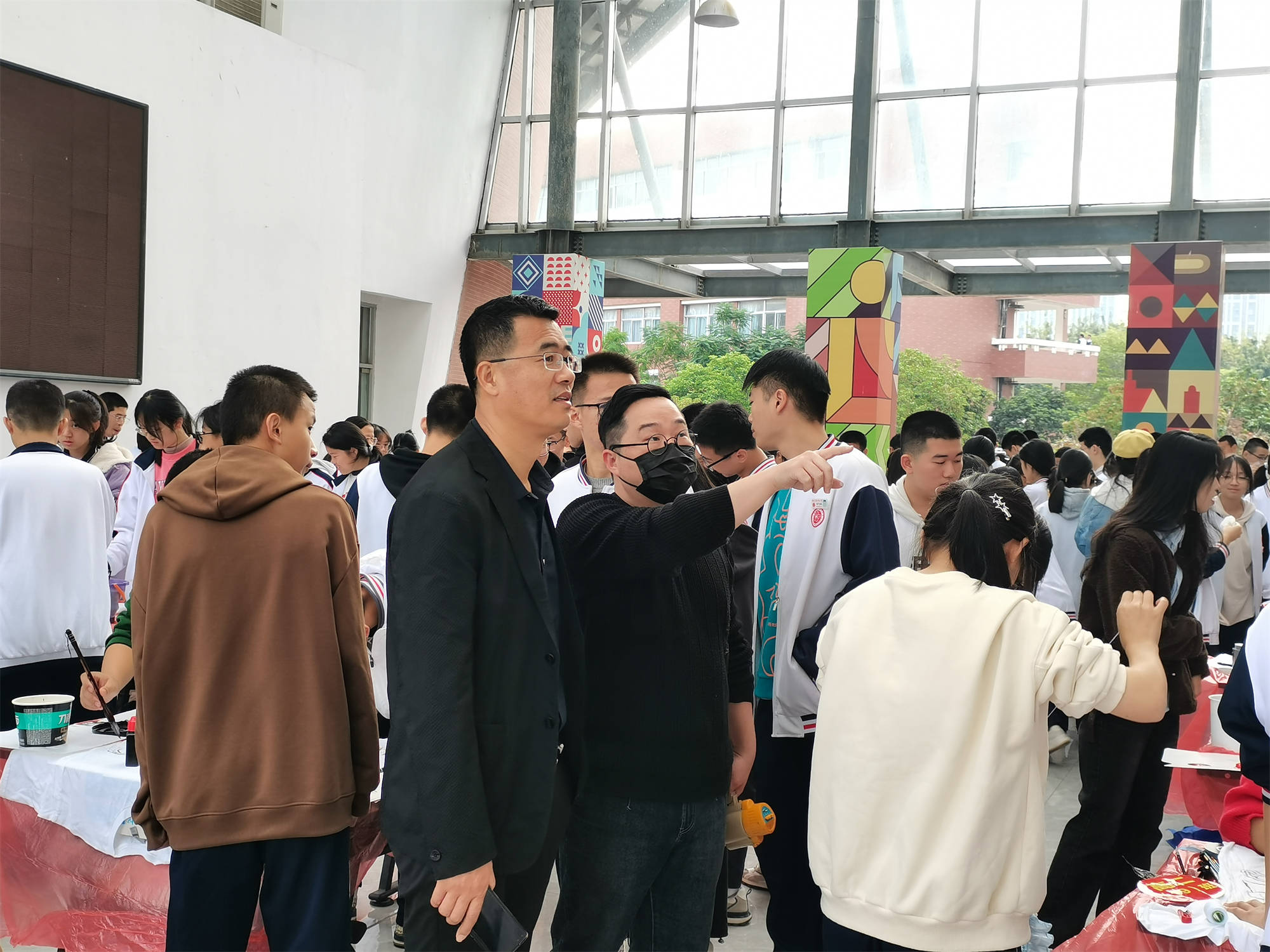 校长.jpg 校长.jpg